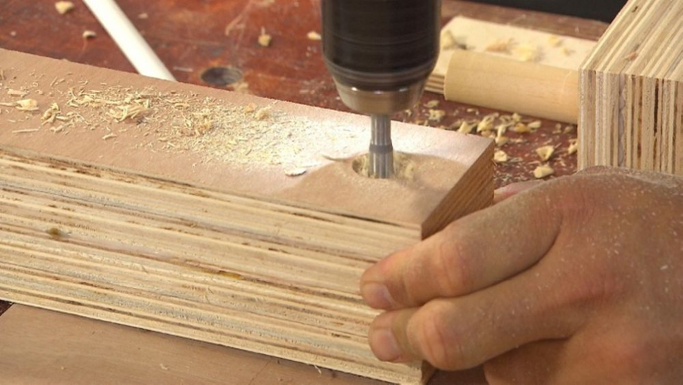 gaten boren Serre-joint DIY: contre une cale
