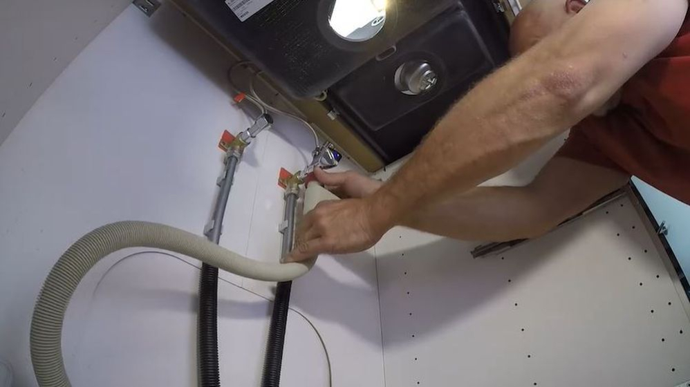 vaatwas connectie maken