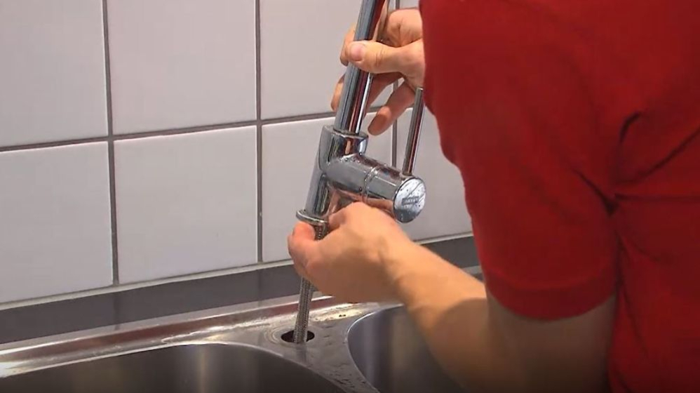 kraan lossen waterkraan vervangen