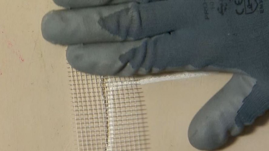 scheur pleisterwerk herstellen