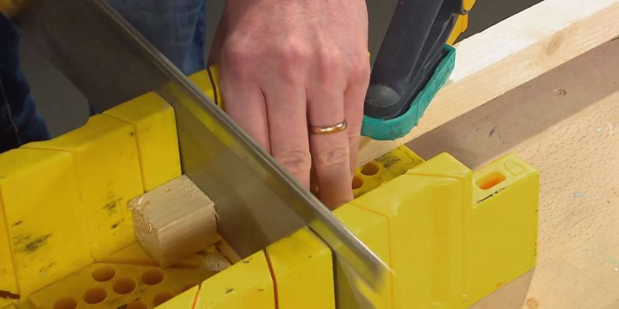 zaagwerk une lampe sur pieds