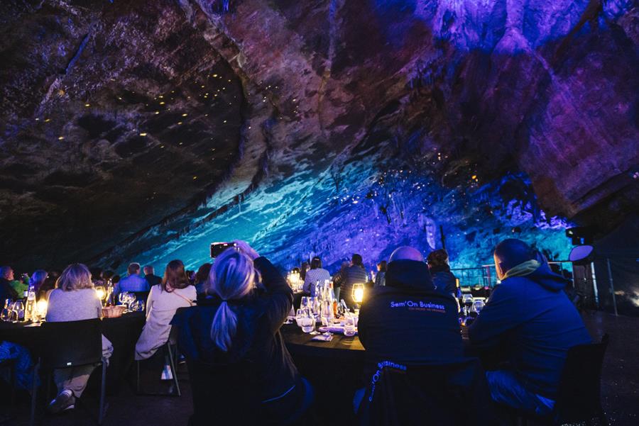 Diner by night Grotten van Han