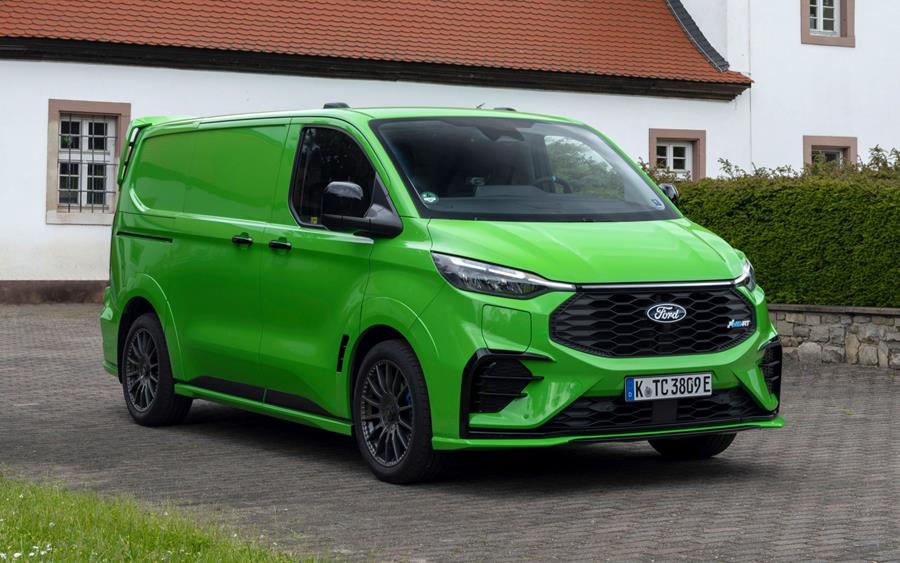 Rijtest Ford Pro E-Transit Custom 11